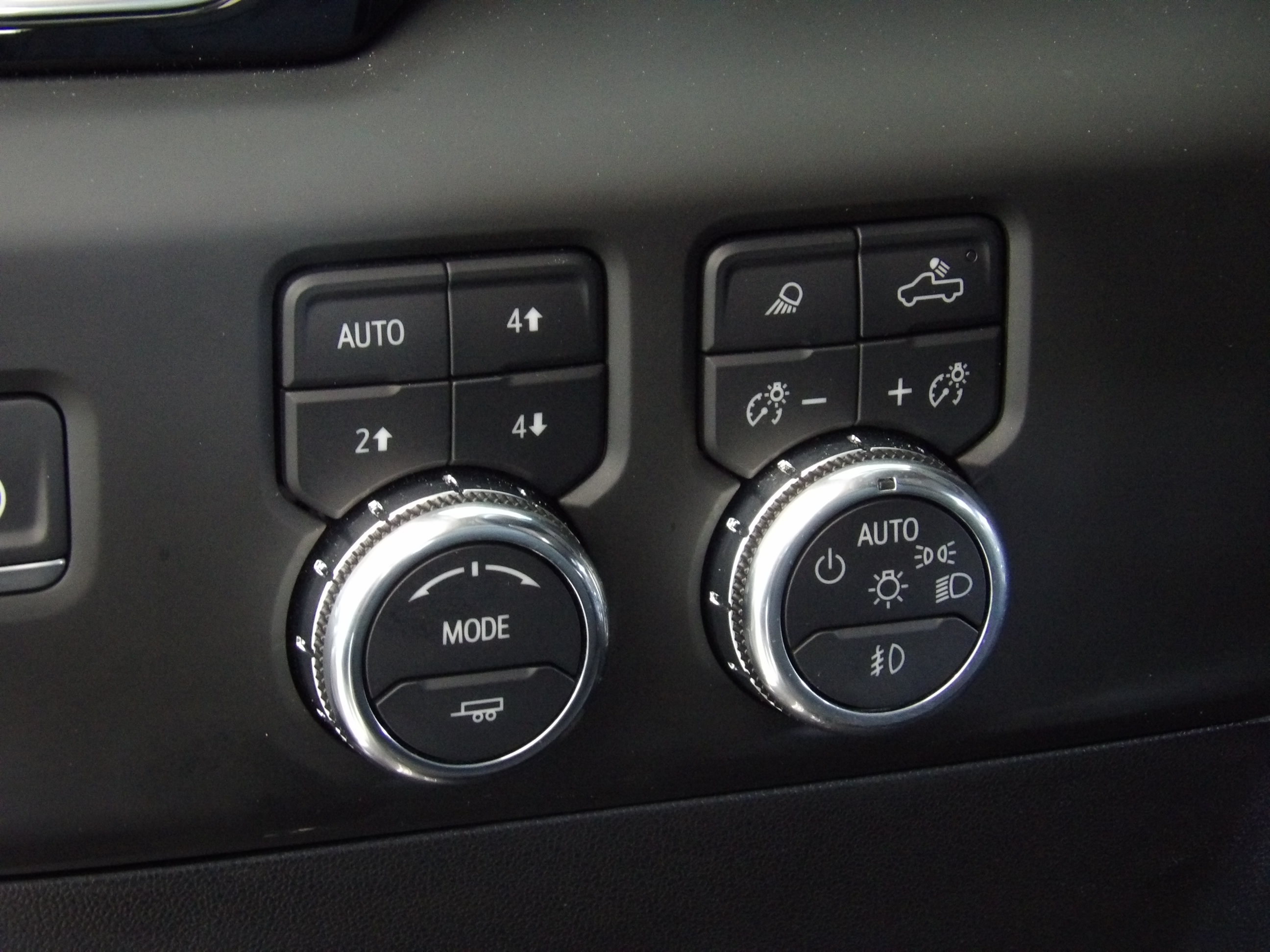 Used 2024 Onyx Black GMC Denali image 31