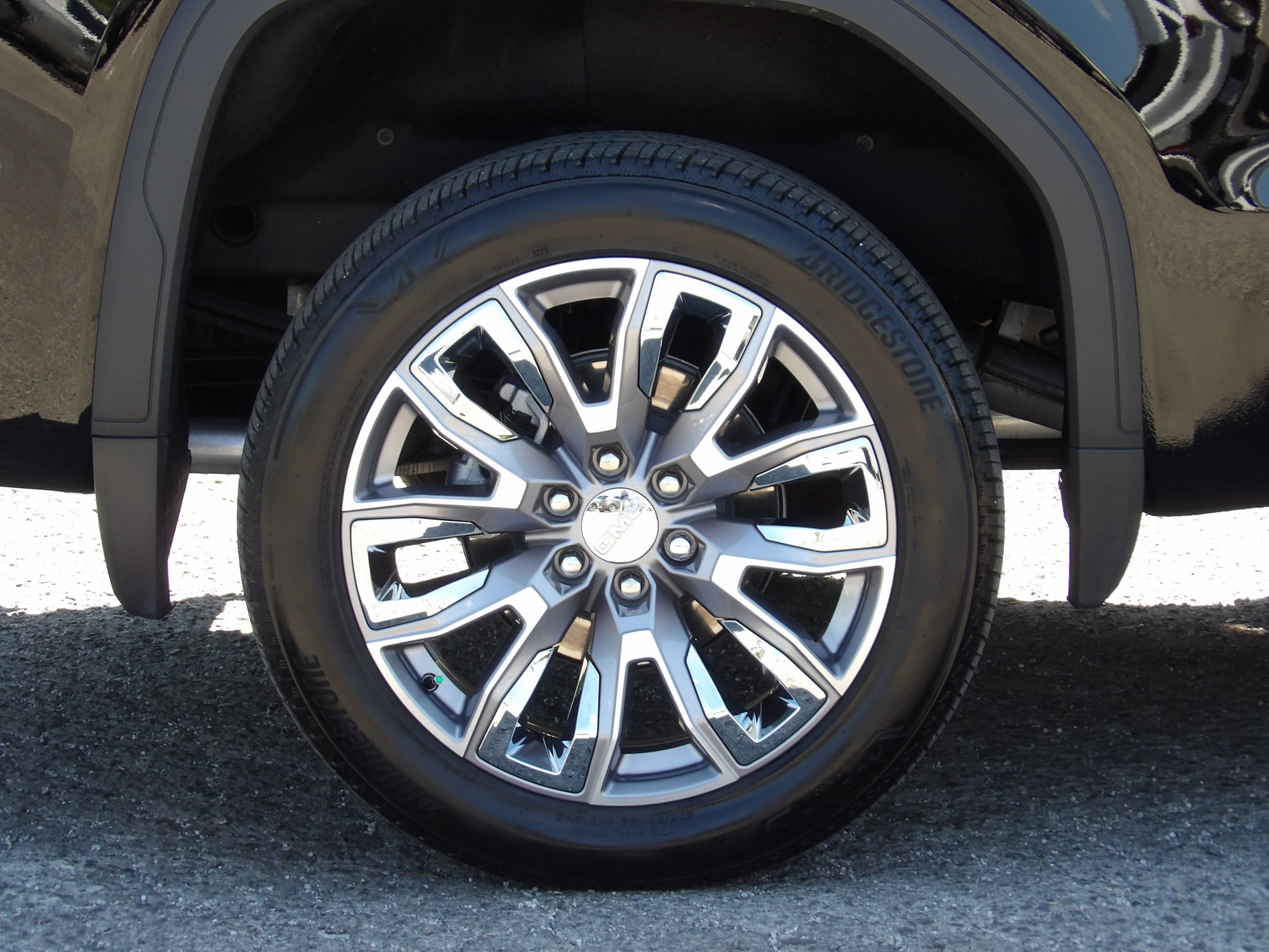 Used 2024 Onyx Black GMC Denali image 13