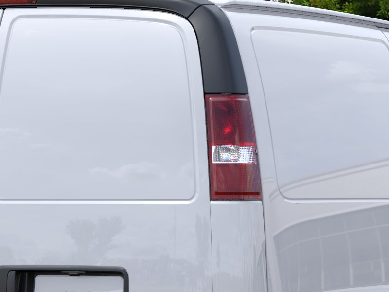 New 2026 Summit White GMC Work Van image 37