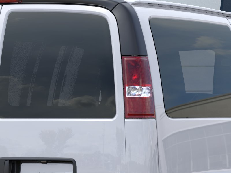 New 2026 Summit White GMC Work Van image 26