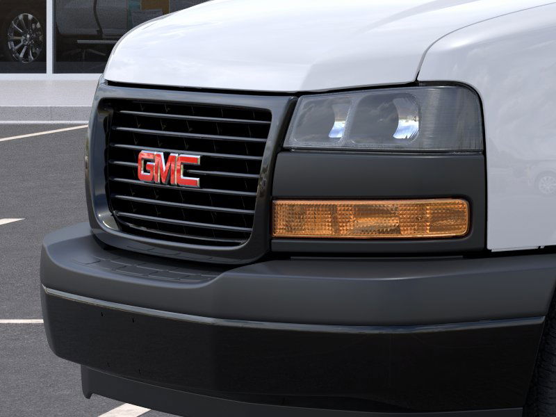 New 2025 Summit White GMC Work Van image 39