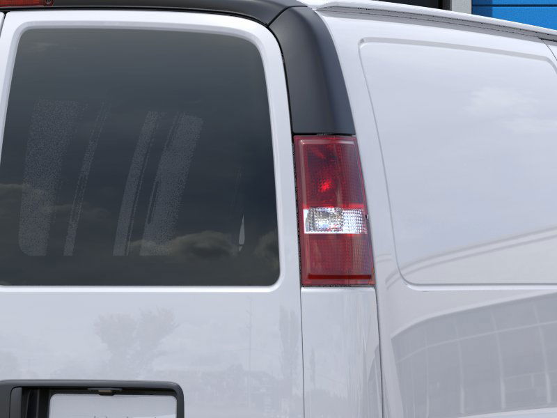 New 2025 Summit White GMC Work Van image 37