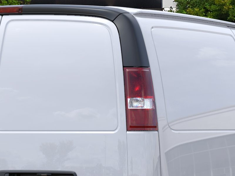 New 2027 Summit White GMC Work Van image 37