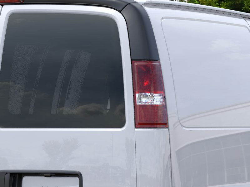 New 2026 Summit White GMC Work Van image 36