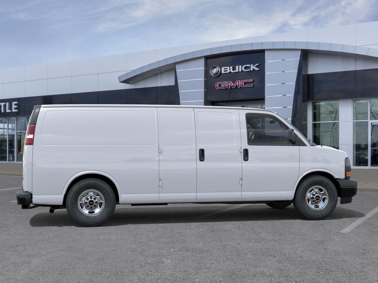 2025 GMC SAVANA - Image 36