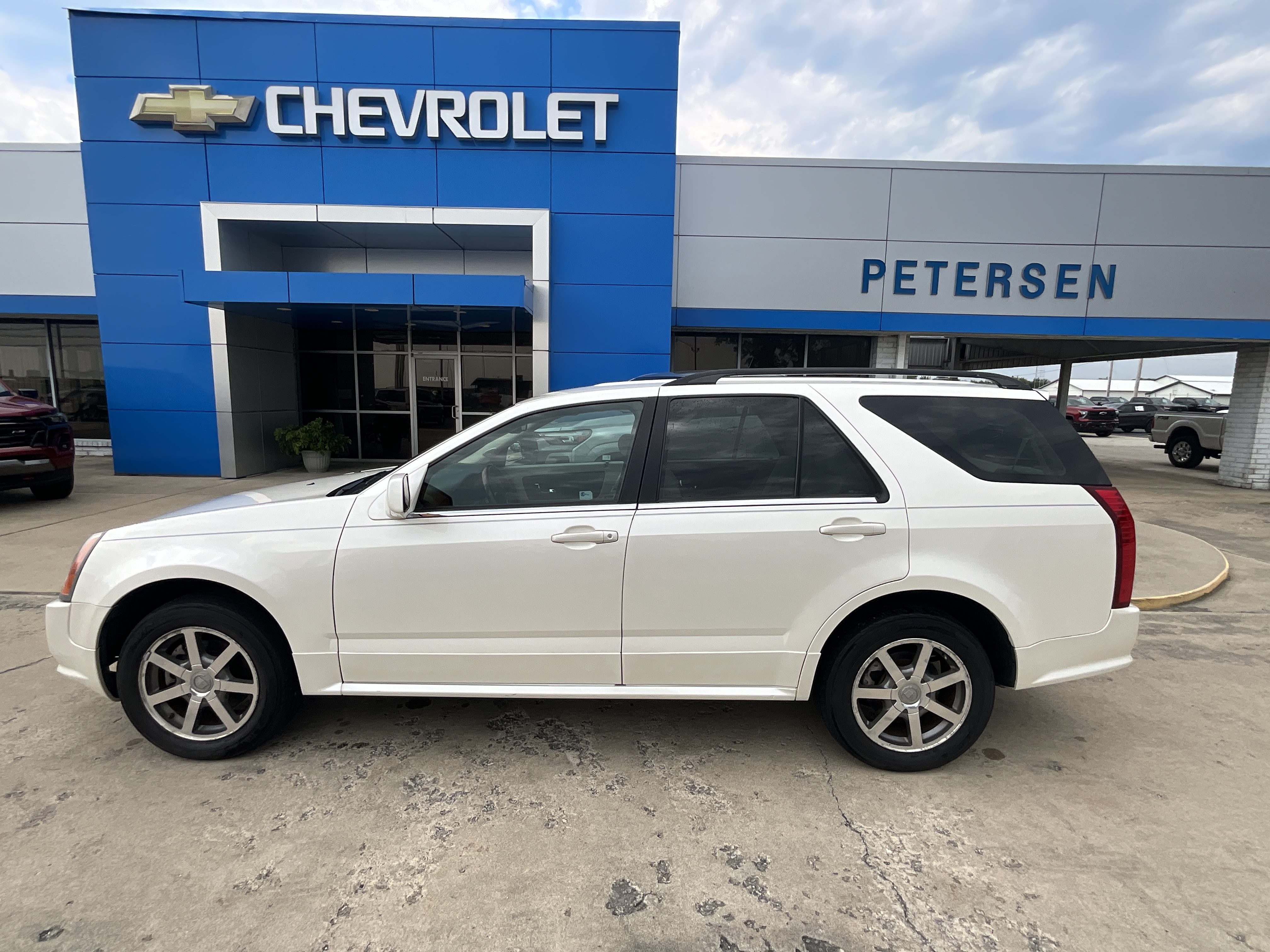 Used 2004 Cadillac SRX Base with VIN 1GYDE63A640128592 for sale in Fairbury, IL