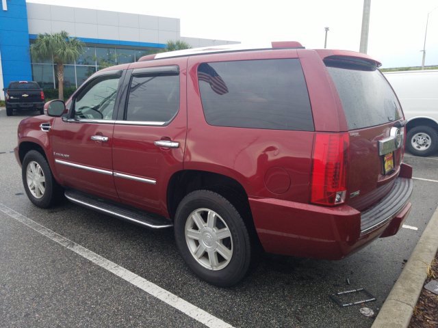 Pre-Owned 2009 Cadillac Escalade