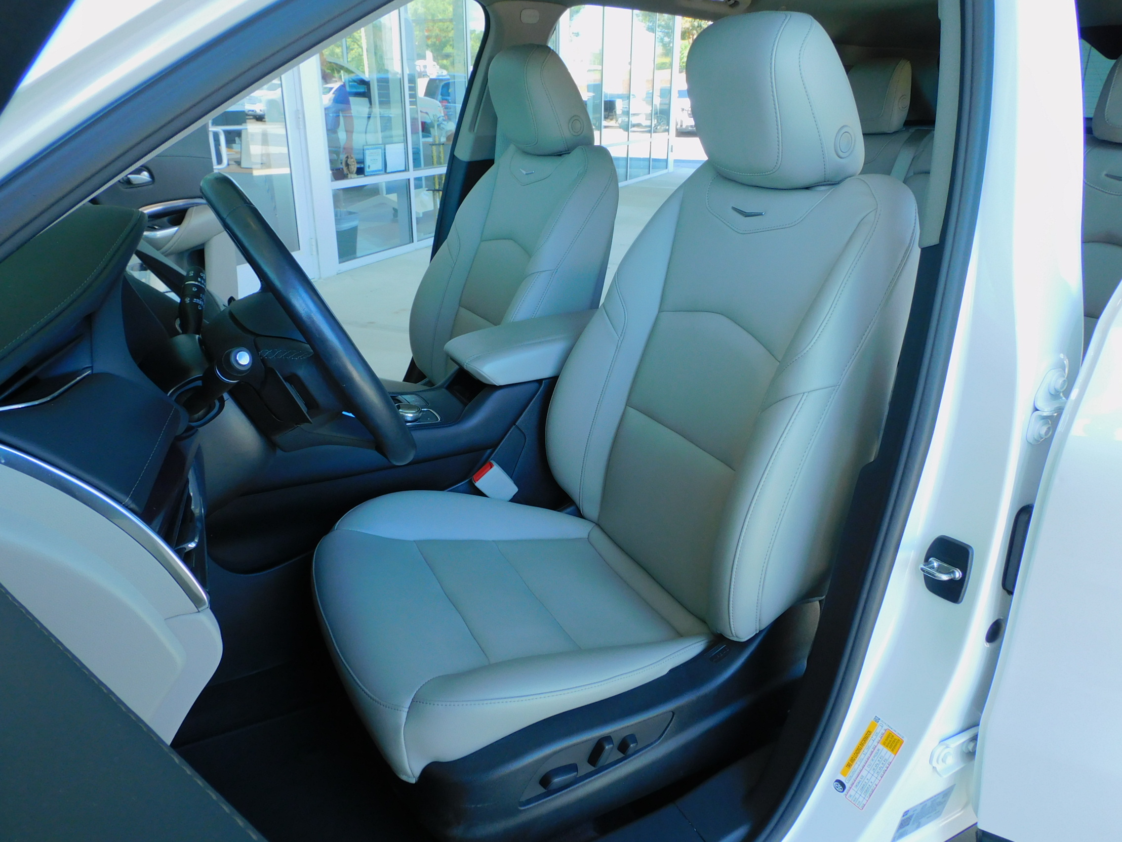 2023 Cadillac XT4 Luxury photo 18