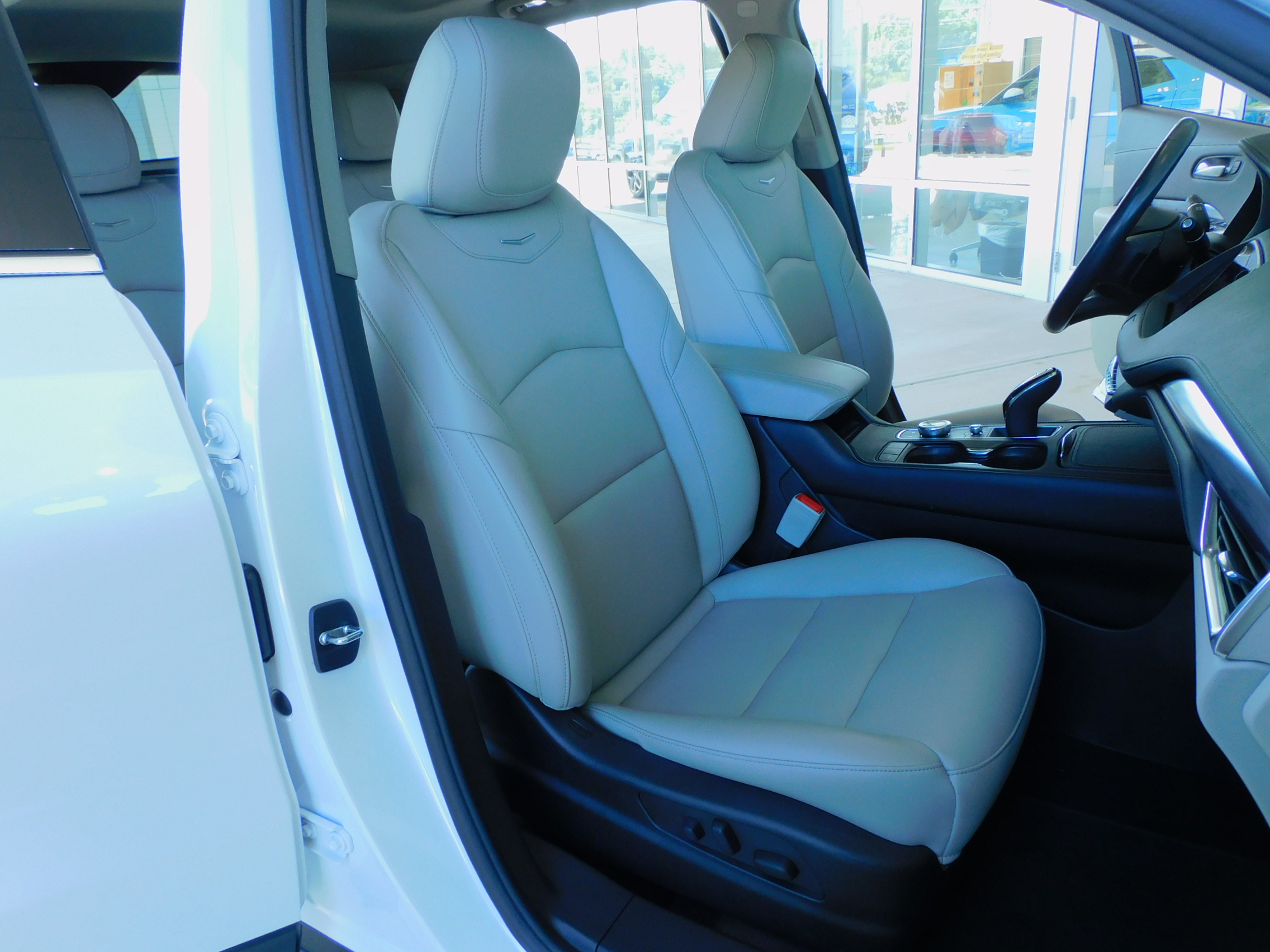 2023 Cadillac XT4 Luxury photo 22
