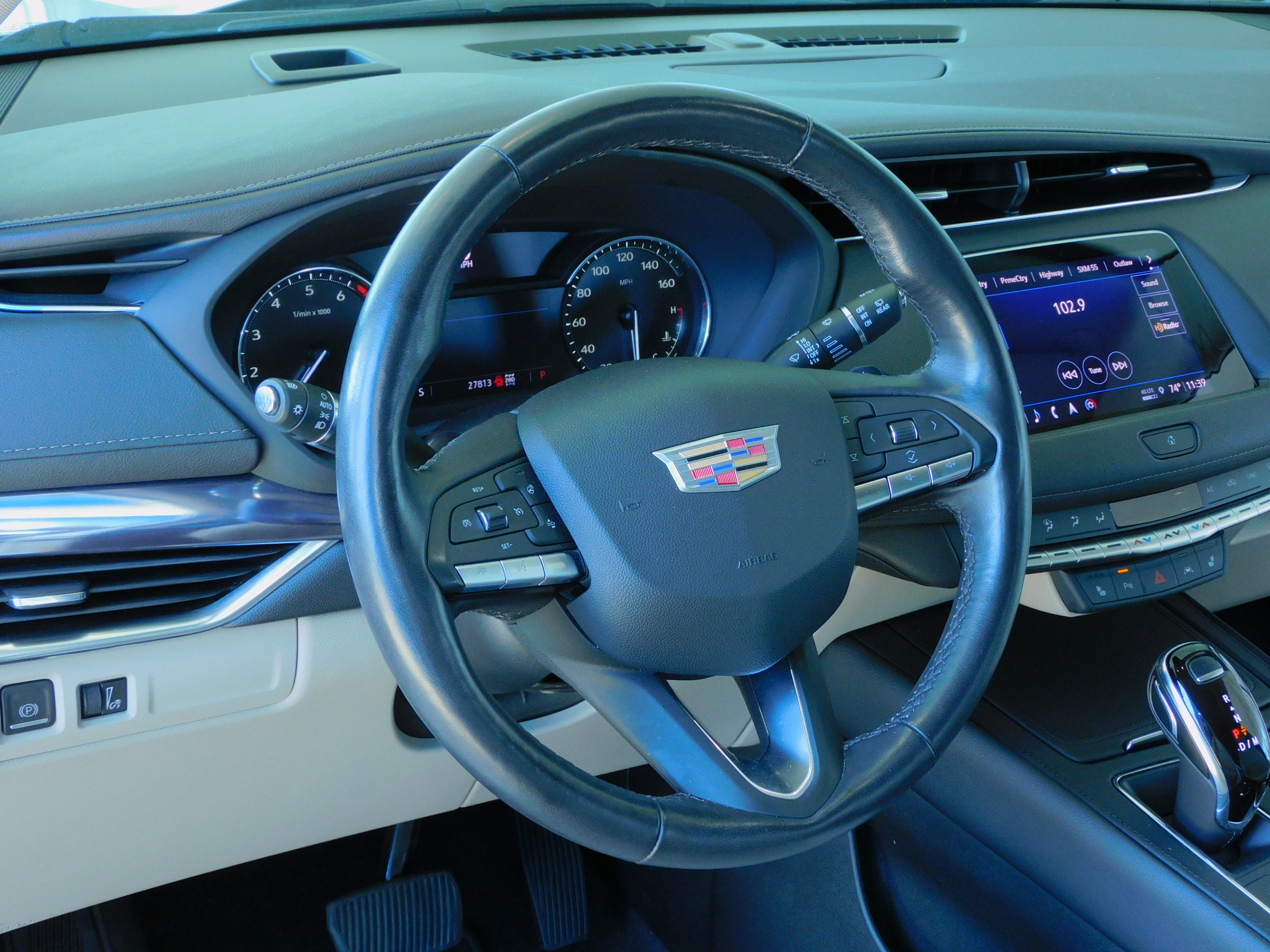 2023 Cadillac XT4 Luxury photo 16
