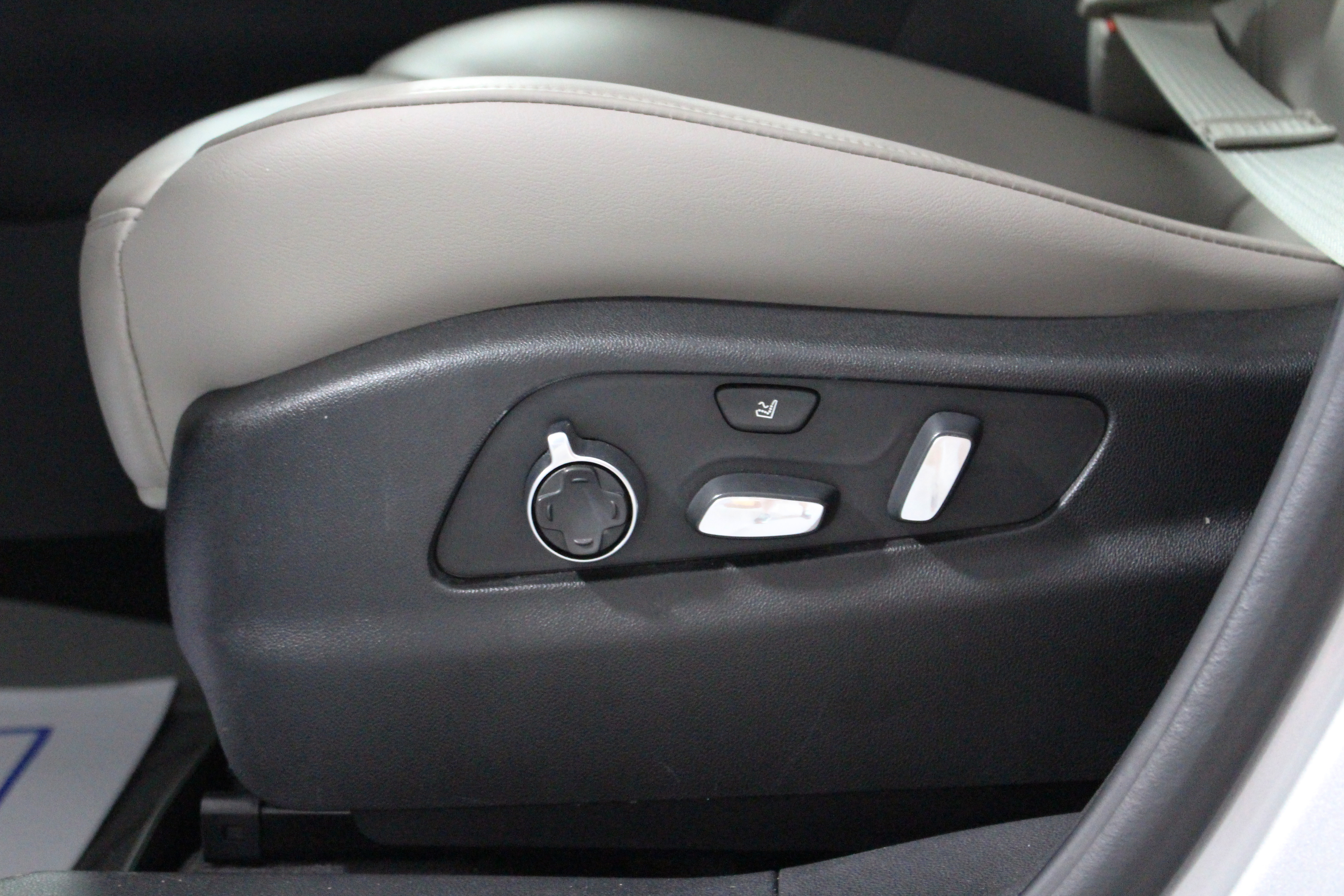2019 Cadillac XT4 Premium Luxury - Photo 17