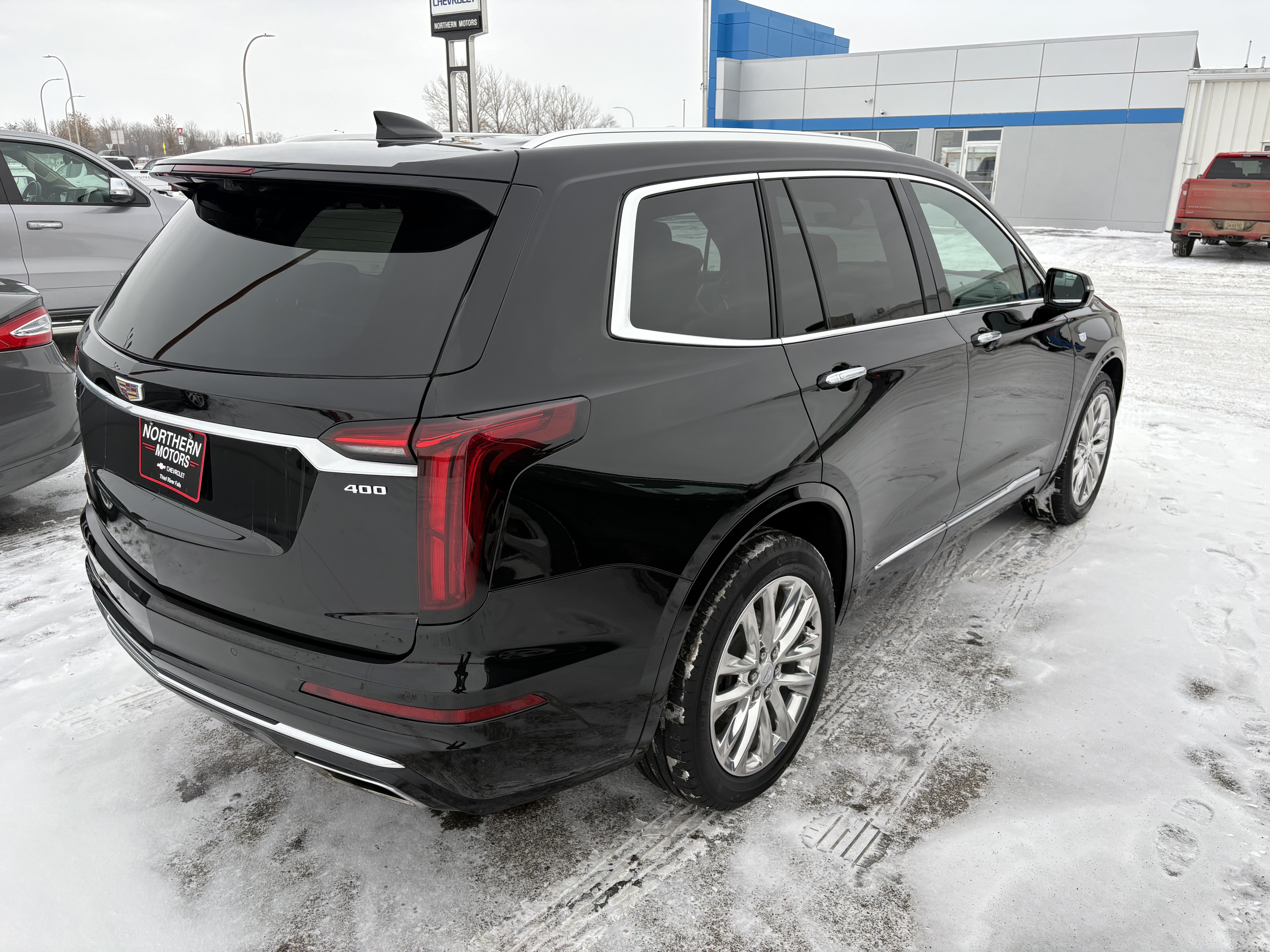 Used 2021 Cadillac XT6 Premium Luxury with VIN 1GYKPDRS1MZ232716 for sale in Thief River Falls, MN