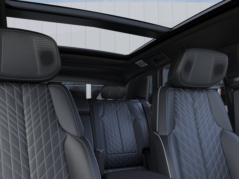2027 Cadillac LYRIQ Signature Luxury - Photo 24