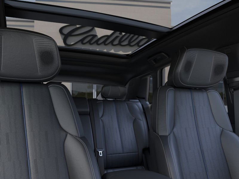 2025 Cadillac Lyriq Luxury photo 24