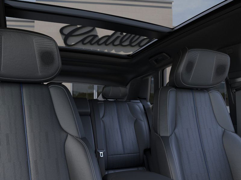 2025 Cadillac Lyriq Luxury photo 24