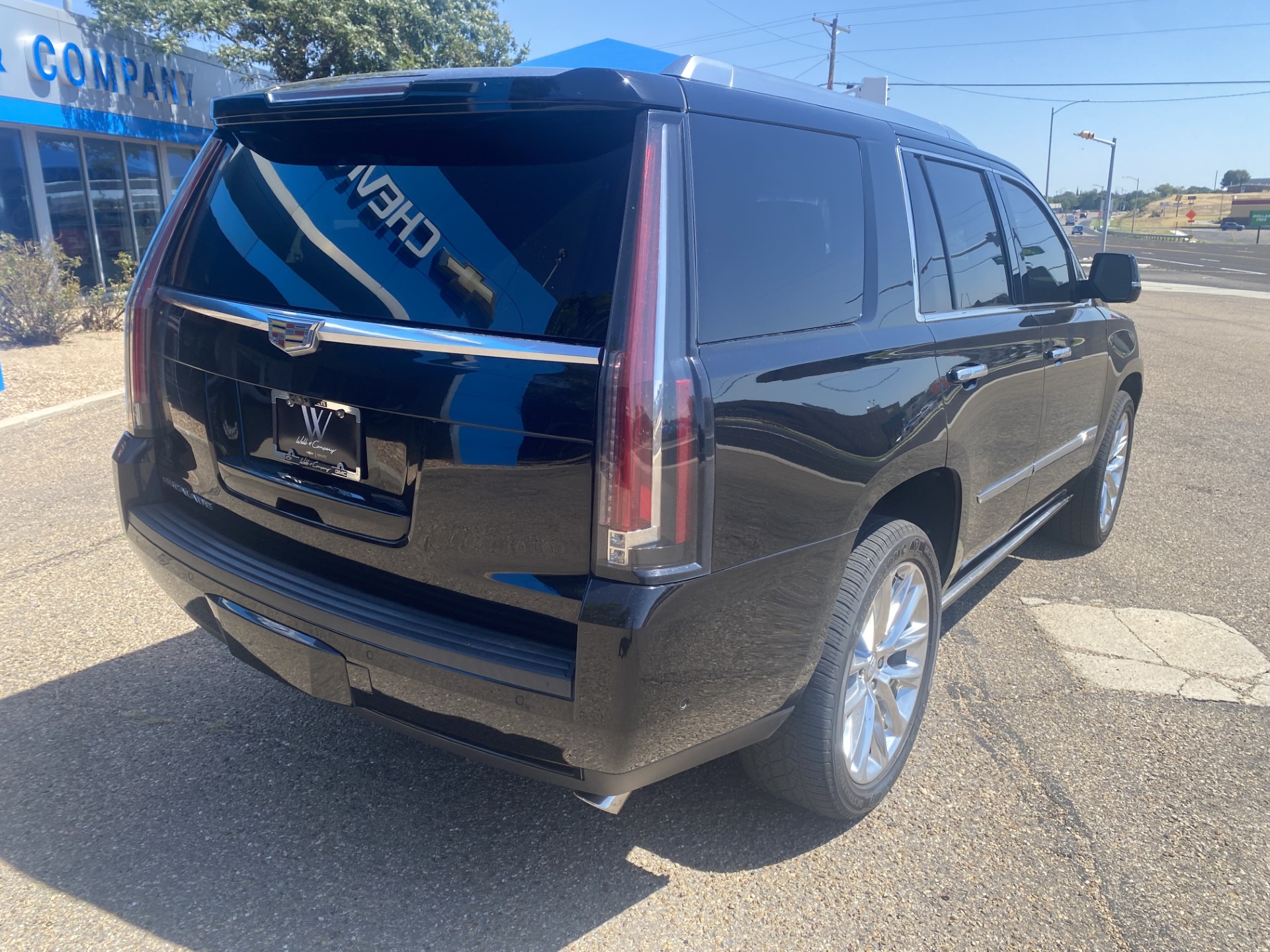 Used 2019 BLACK RAVEN Cadillac Premium Luxury image 7