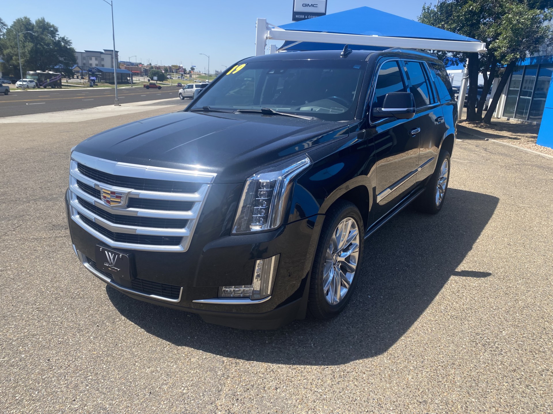 Used 2019 BLACK RAVEN Cadillac Premium Luxury image 3