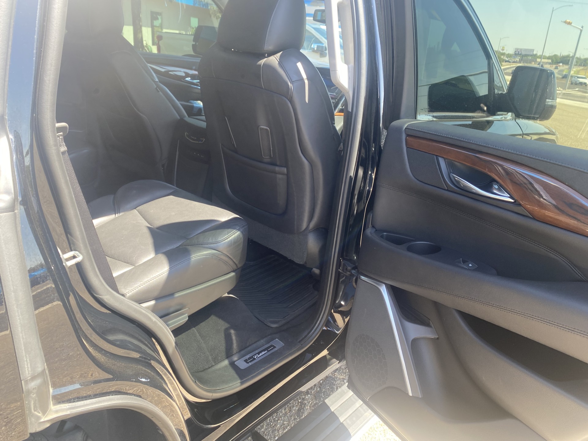 Used 2019 BLACK RAVEN Cadillac Premium Luxury image 11