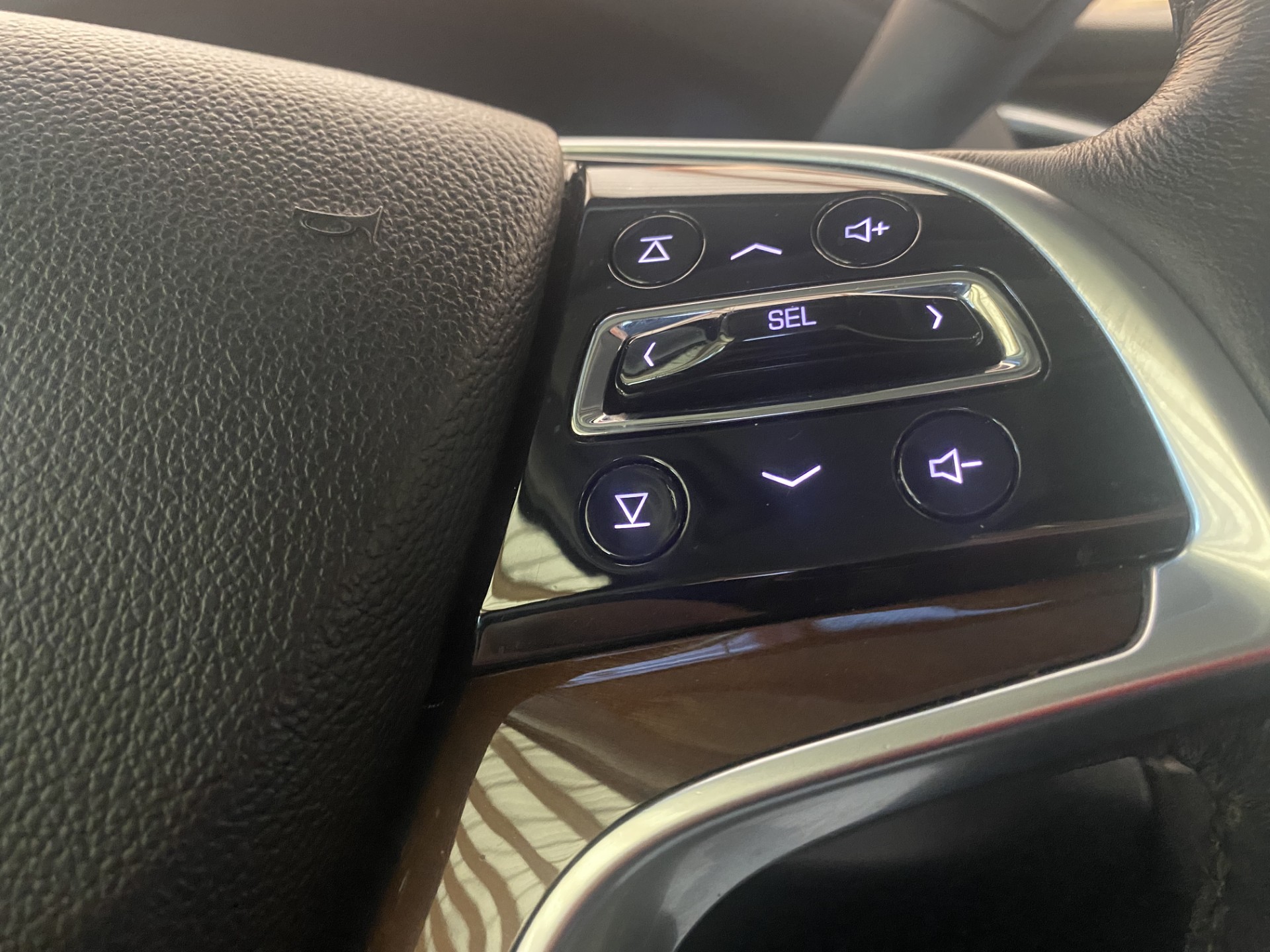 Used 2019 BLACK RAVEN Cadillac Premium Luxury image 25