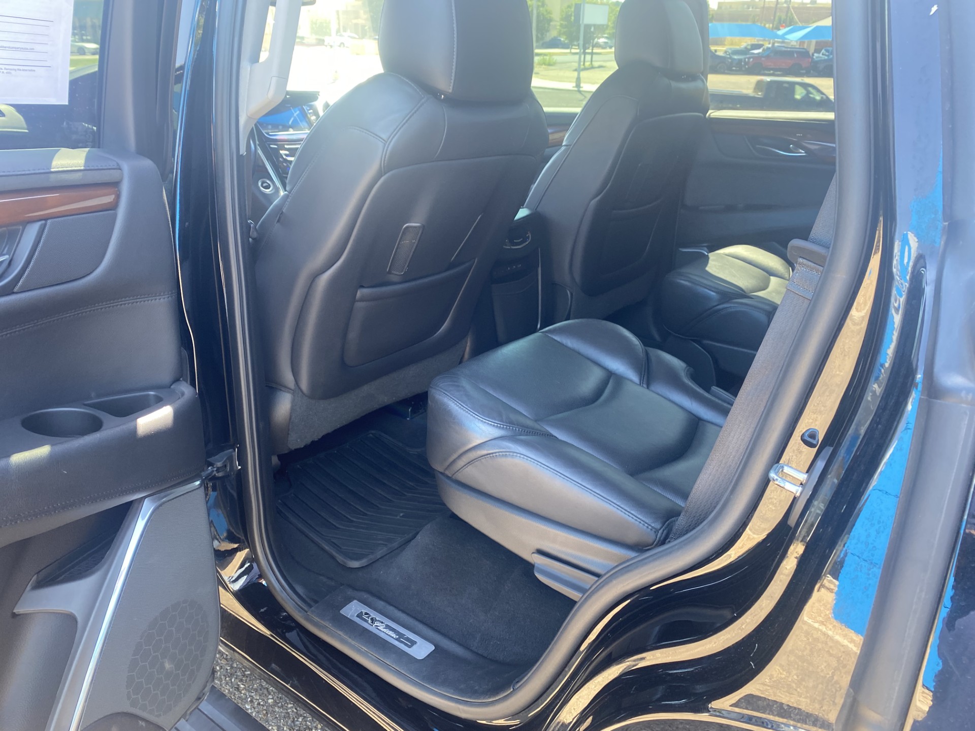 Used 2019 BLACK RAVEN Cadillac Premium Luxury image 9