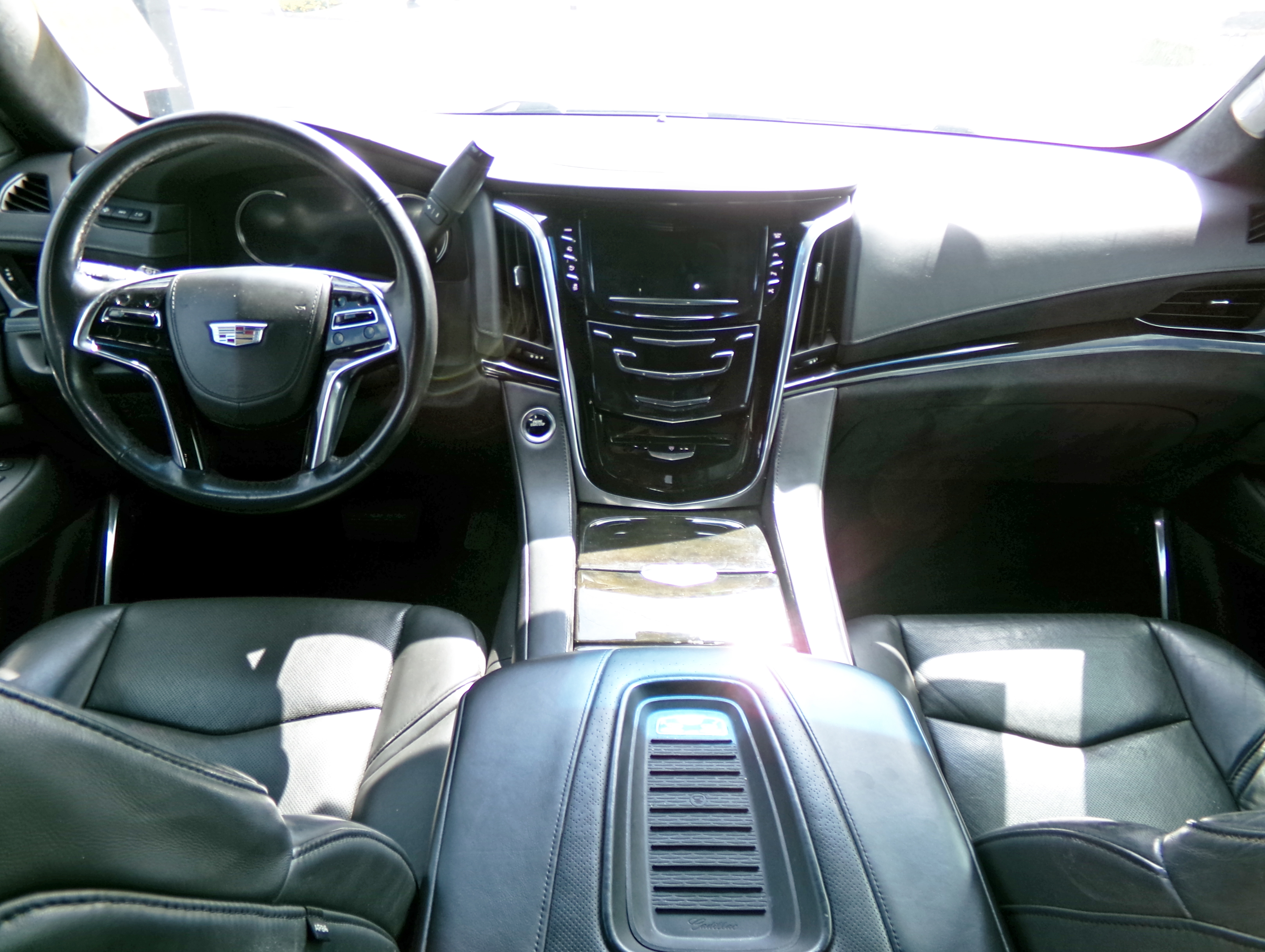 Used 2019 MANHATTAN NOIR METALLIC Cadillac Platinum image 5