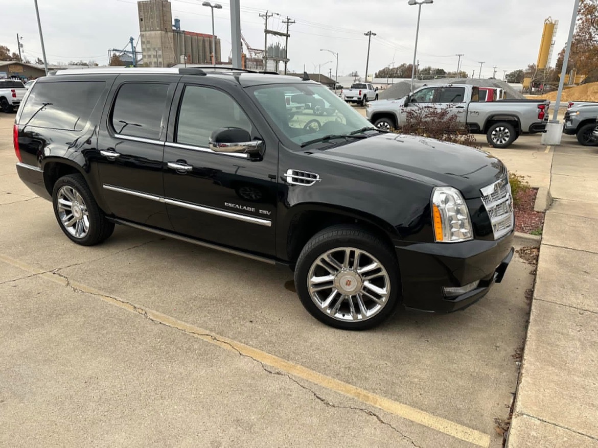 2014 Cadillac Escalade ESV Platinum photo 4