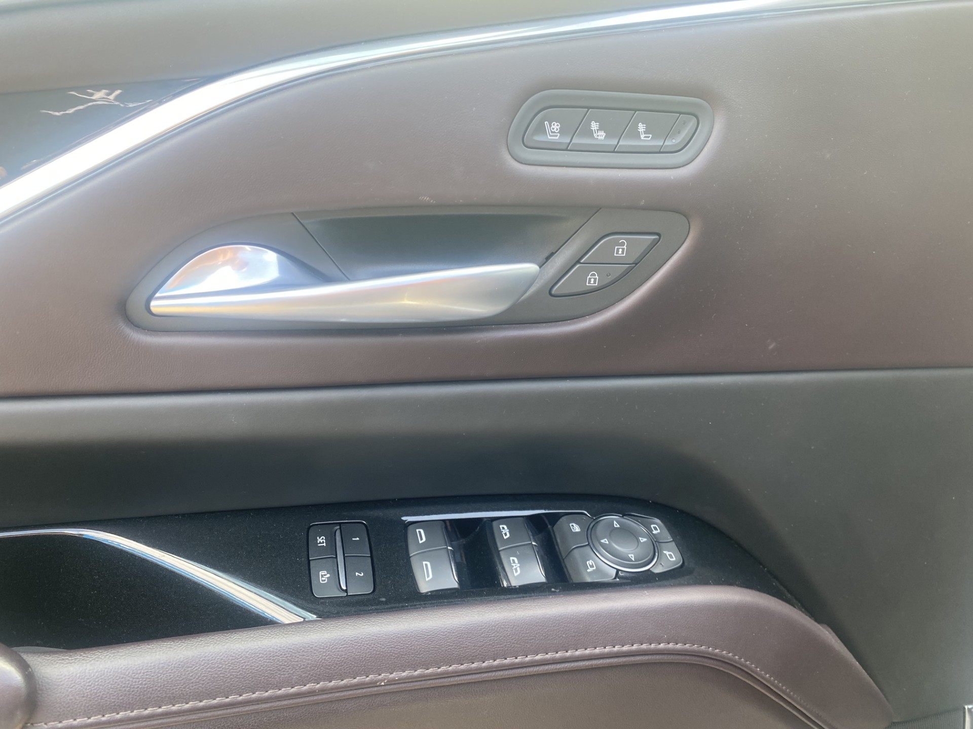 Used 2023 Crystal White Tricoat Cadillac Sport Platinum image 10