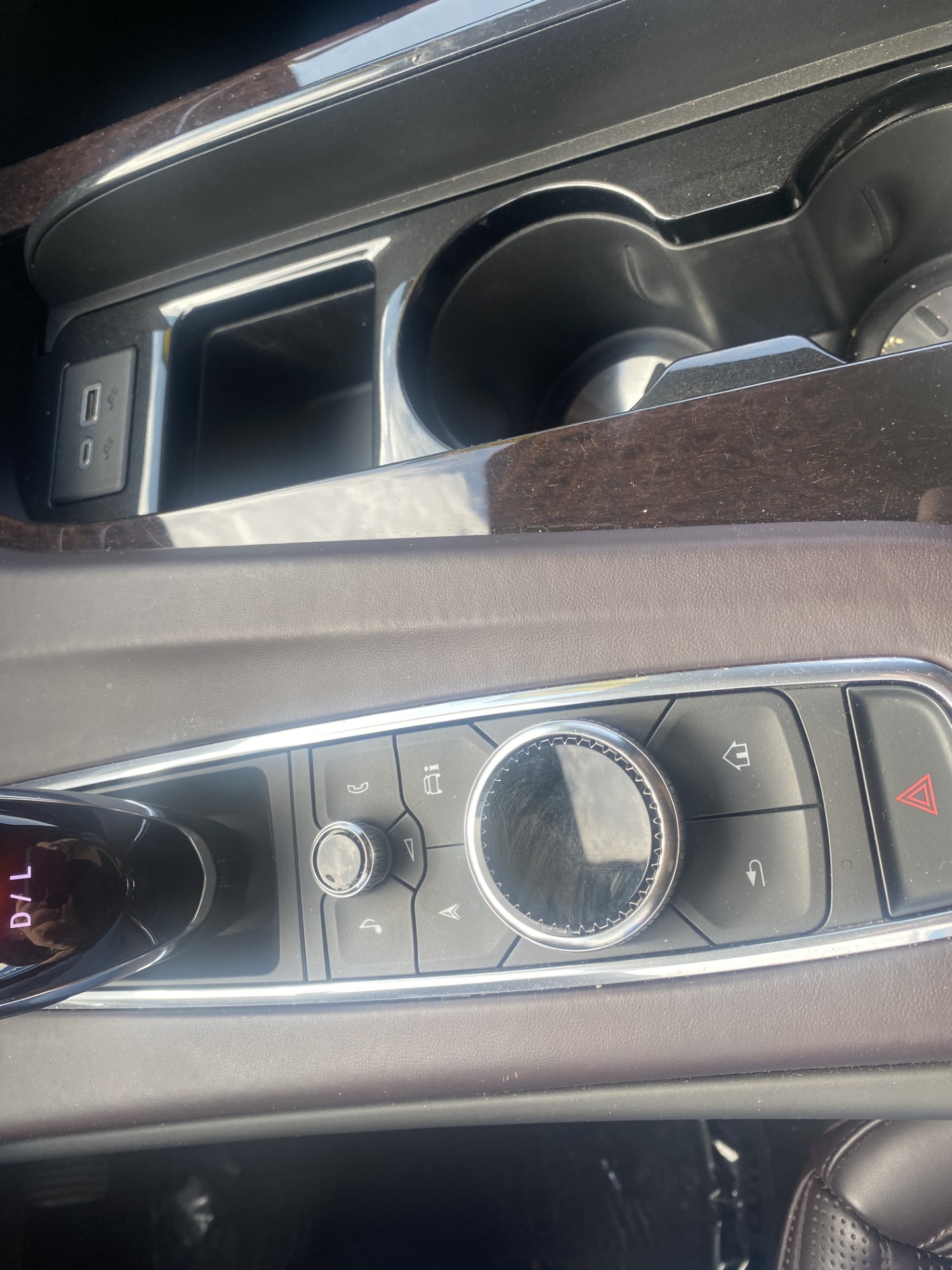 Used 2023 Crystal White Tricoat Cadillac Sport Platinum image 26