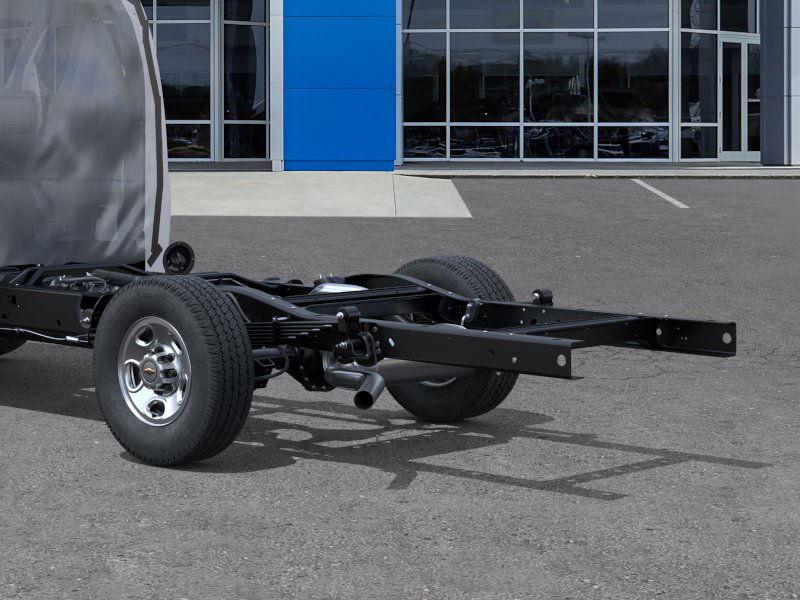 New 2026 Summit White Chevrolet 1WT image 35