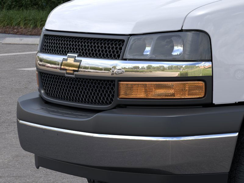 New 2026 Summit White Chevrolet 1WT image 39