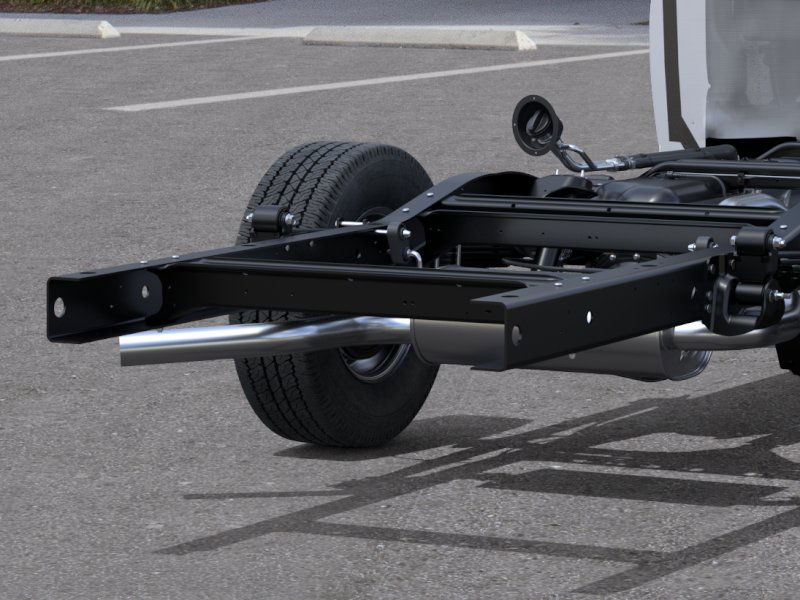 New 2026 Summit White Chevrolet 1WT image 40