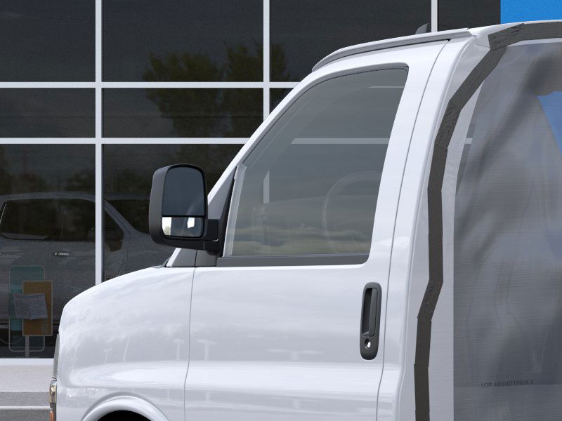 2025 Chevrolet Express Cutaway 3500 photo 11