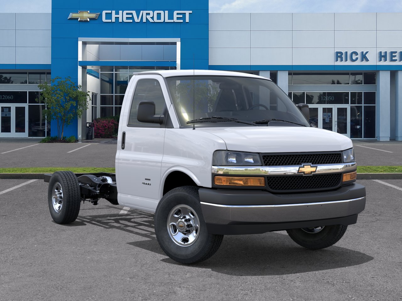New 2026 Summit White Chevrolet 1WT image 33