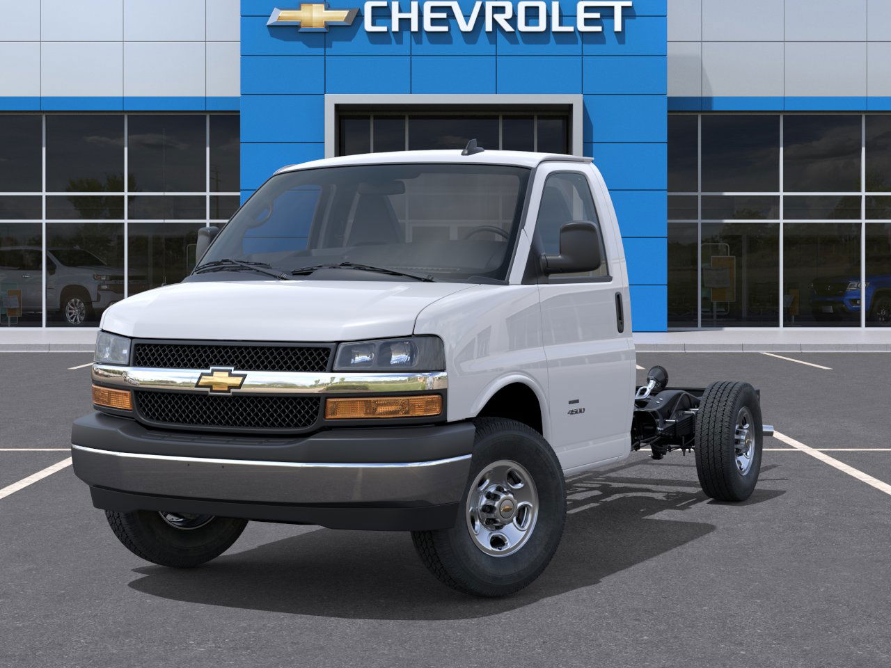 2025 Chevrolet Express Cutaway 3500 photo 5
