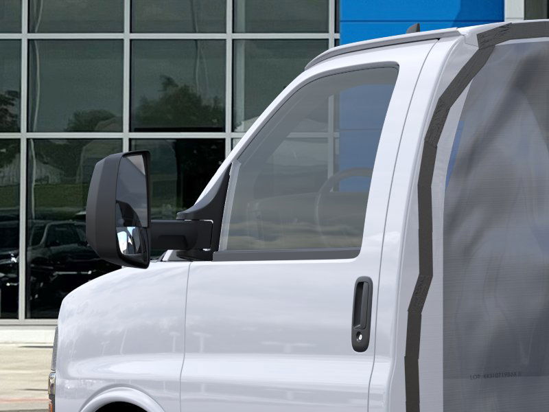 2025 Chevrolet Express Cutaway 3500 photo 9