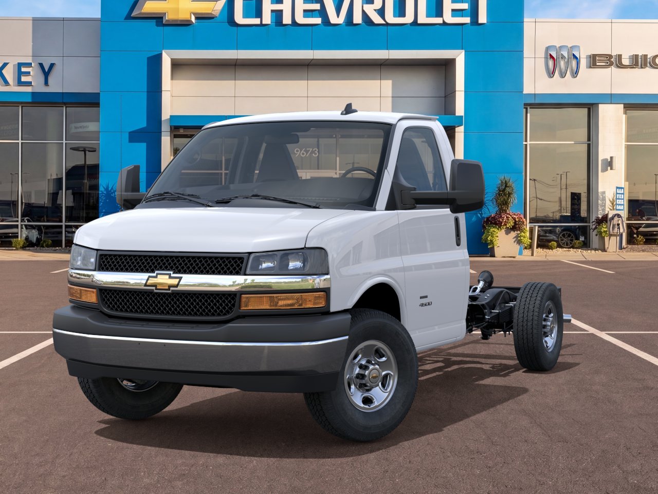 New 2025 Summit White Chevrolet 1WT image 30