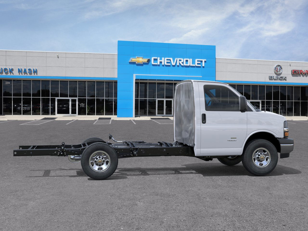 2025 Chevrolet Express Cutaway 3500 photo 4