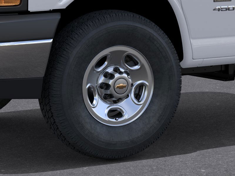 New 2025 Summit White Chevrolet 1WT image 37