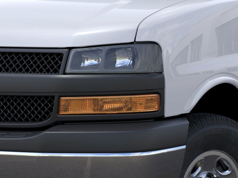 New 2026 Summit White Chevrolet 1WT image 29