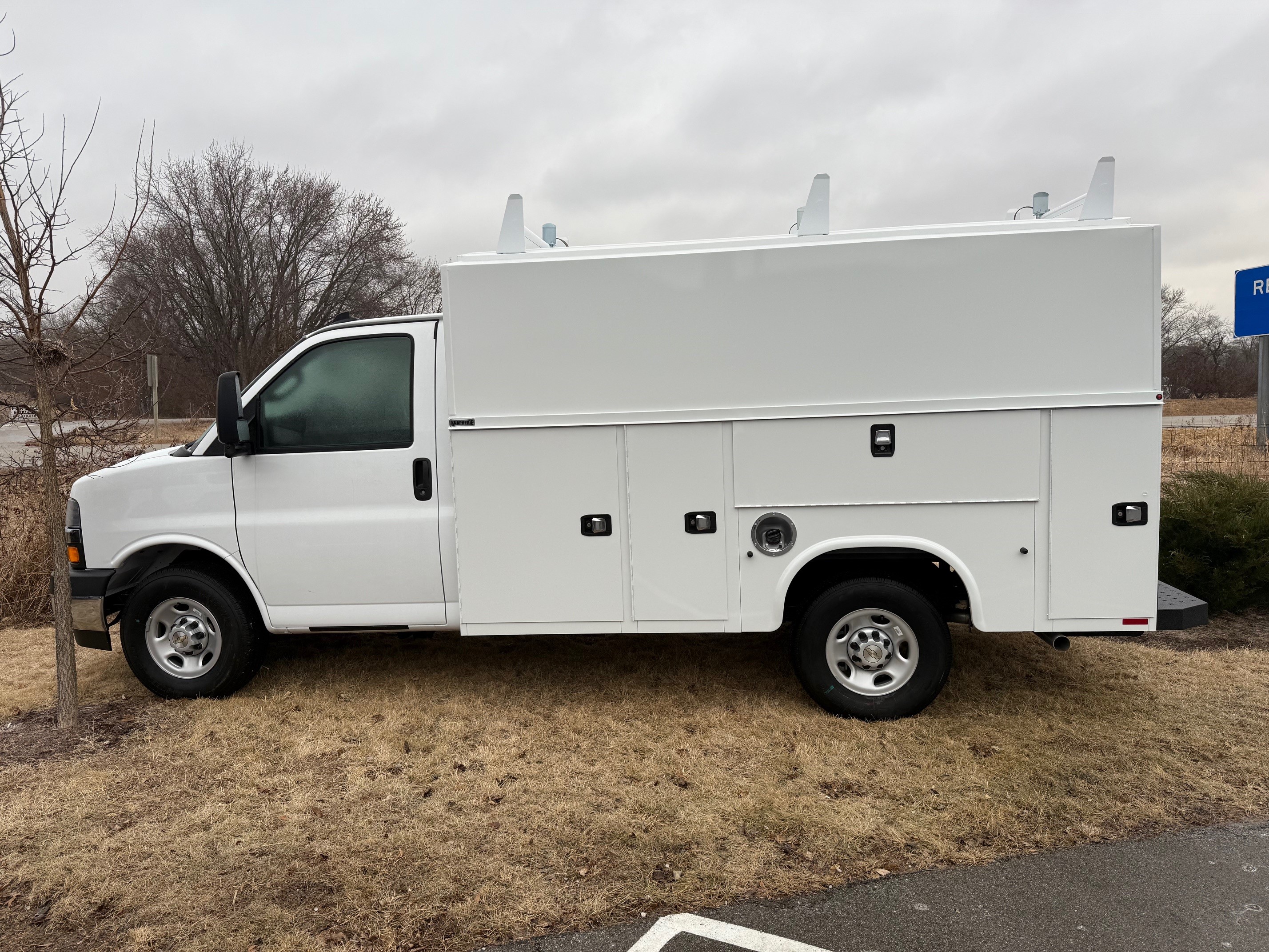 2024 Chevrolet Express Cutaway Base's photo