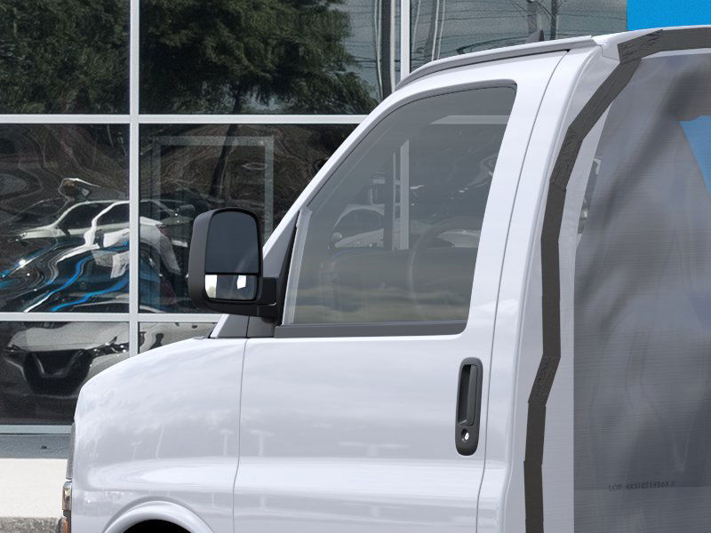 New 2025 Summit White Chevrolet 1WT image 33
