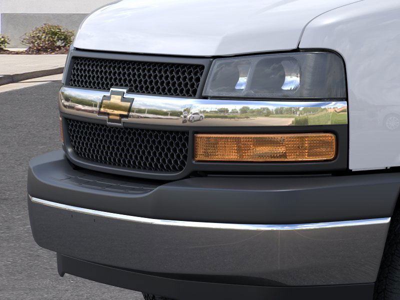 2025 Chevrolet Express Cutaway 3500 photo 9
