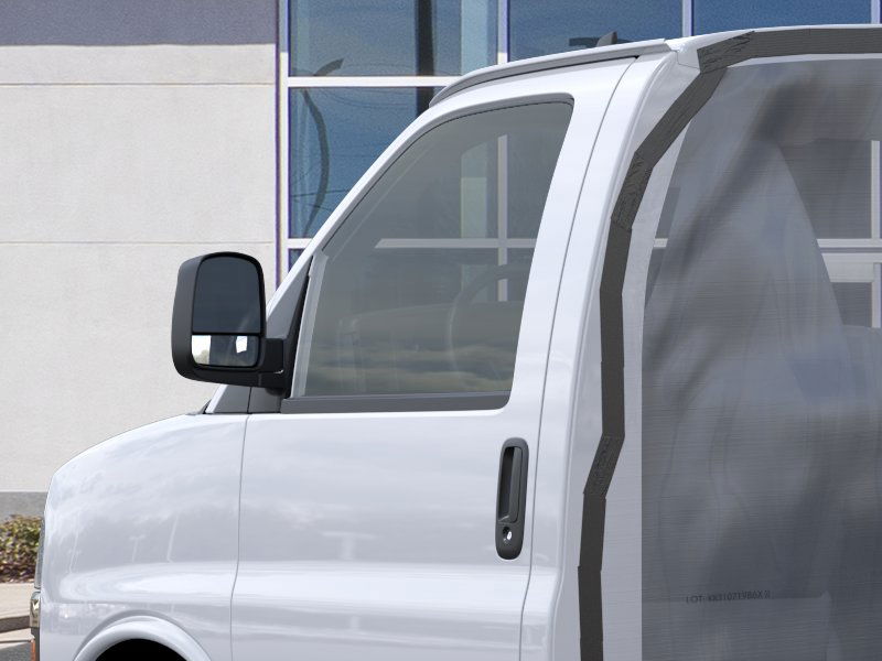 2025 Chevrolet Express Cutaway 3500 photo 8