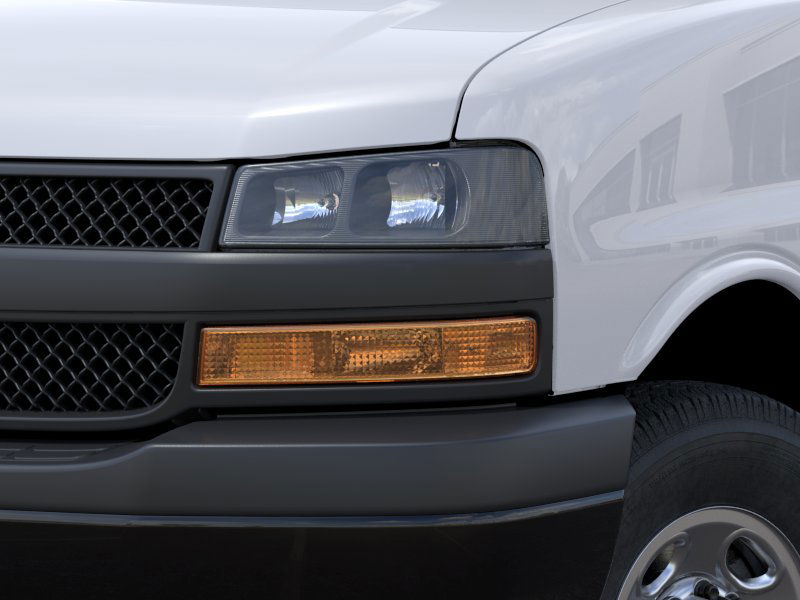 2025 Chevrolet Express Cutaway 3500 photo 10