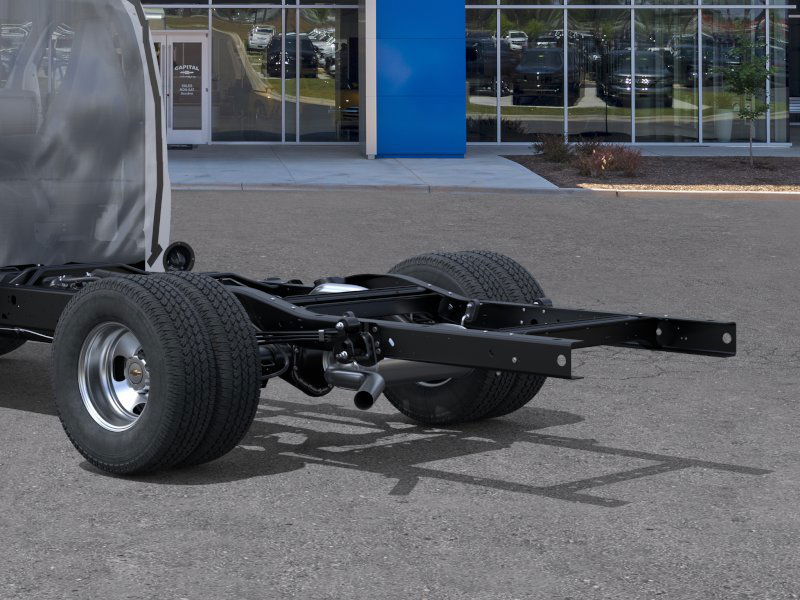 2025 Chevrolet Express Cutaway Base photo 10
