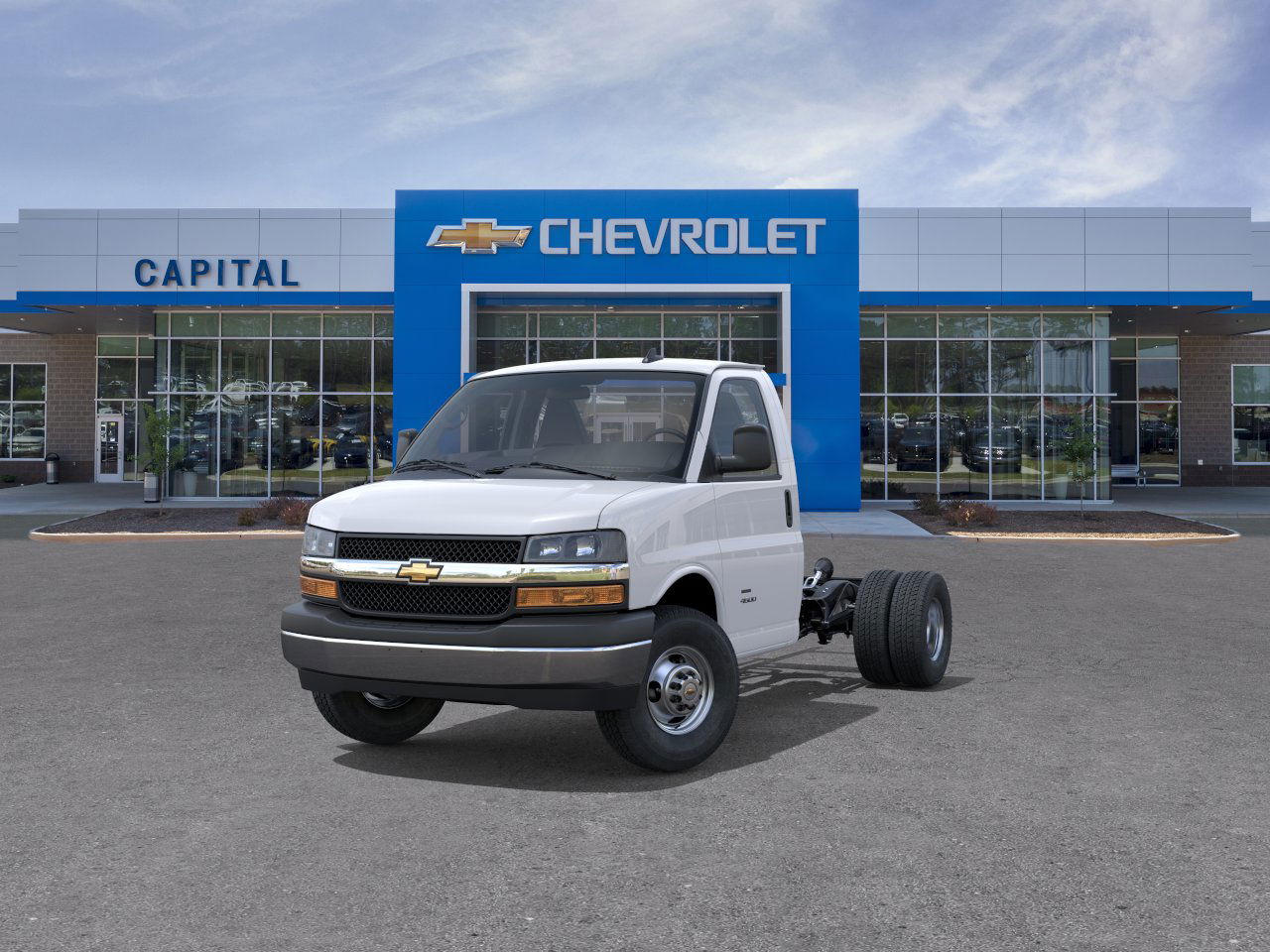 2025 Chevrolet Express Cutaway Base photo 7