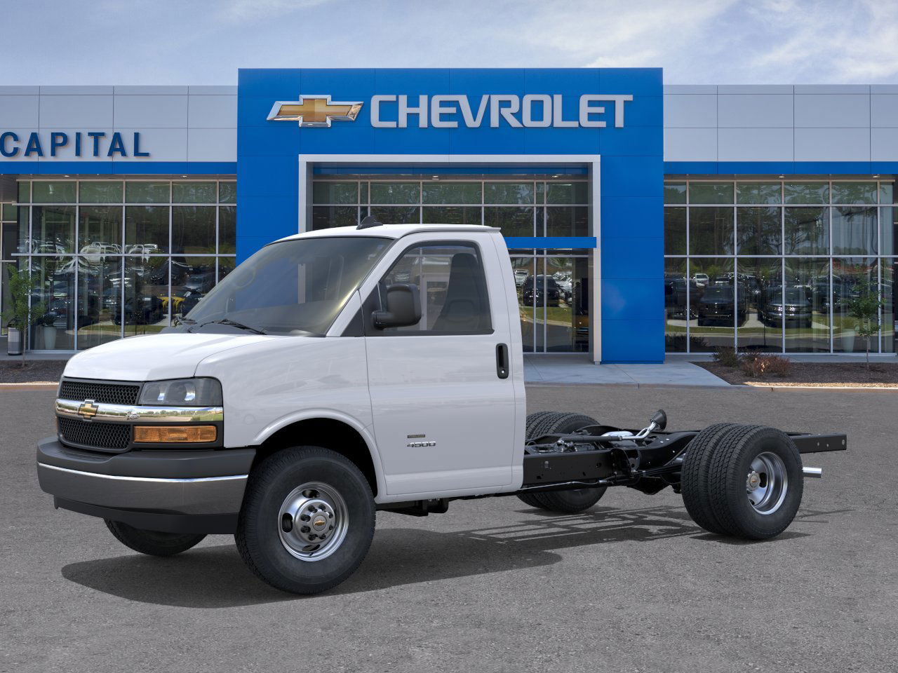 2025 Chevrolet Express Cutaway Base photo 1