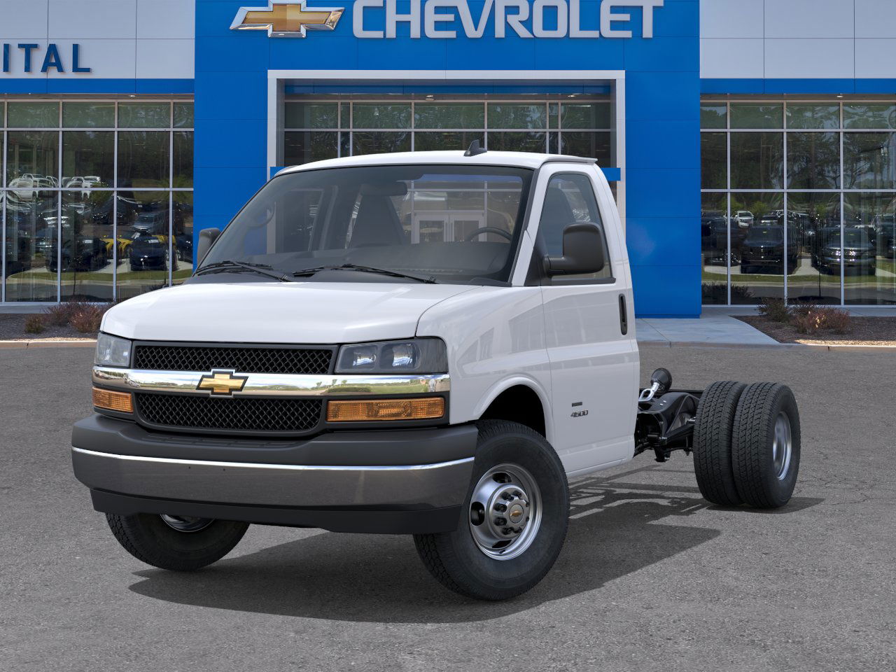 2025 Chevrolet Express Cutaway Base photo 5