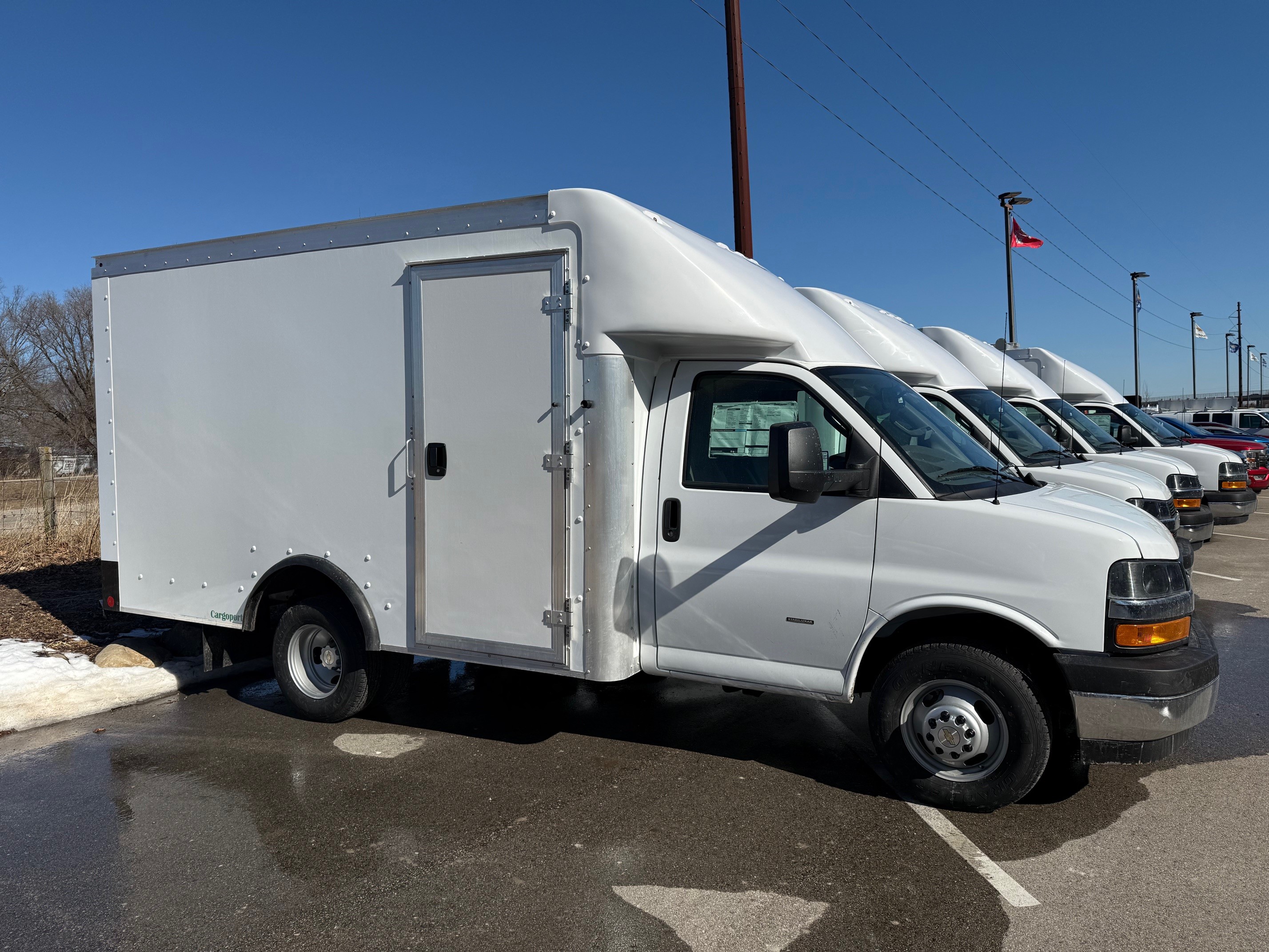 2024 Chevrolet Express Cutaway Base's photo