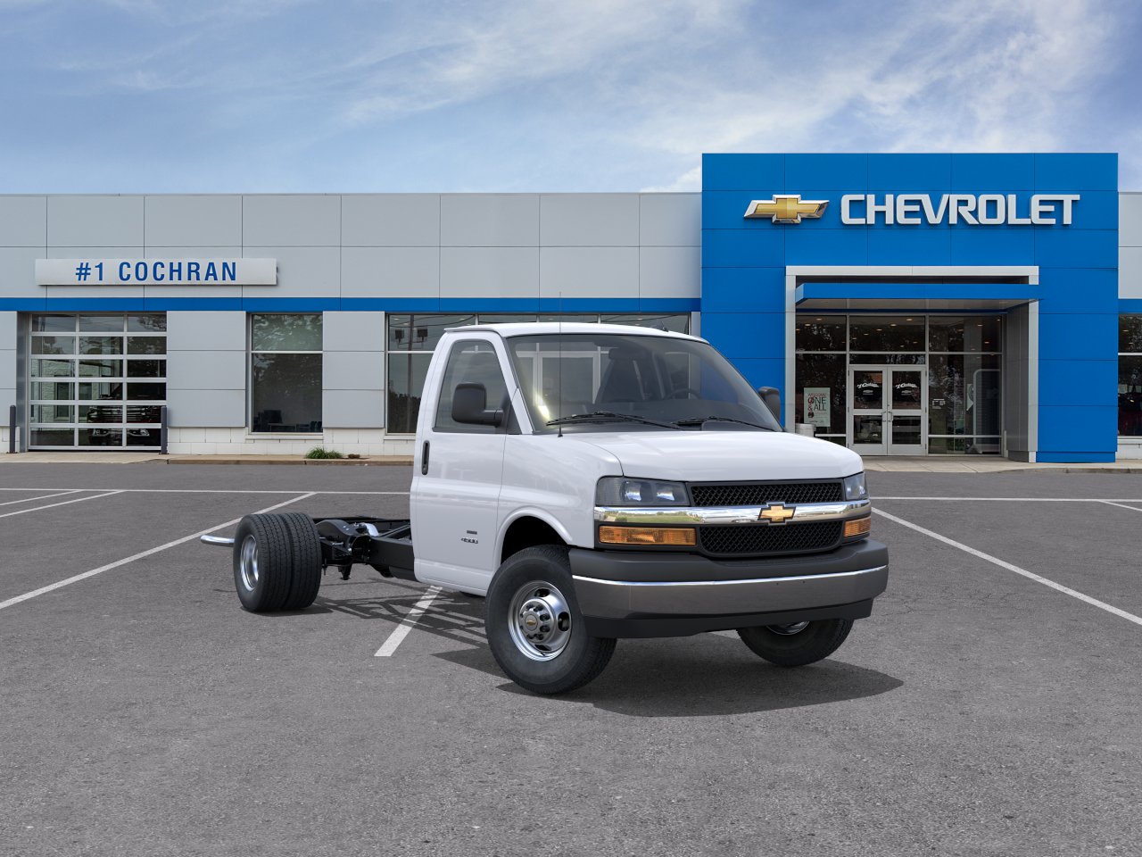 Summit White 2025 Chevrolet Express Chassis 3500 Cutaway 159 Van Rear-Wheel Drive
